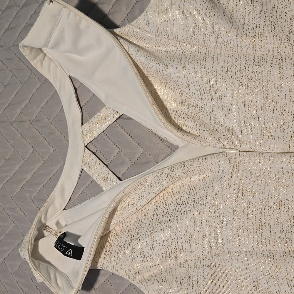 Guess Size 8 Cocktail dress ivory/ gold metallic Bodycon Size 8 - Picture 3 of 5